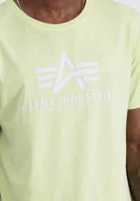 Alpha Industries T-shirt con stampa - arctic lime