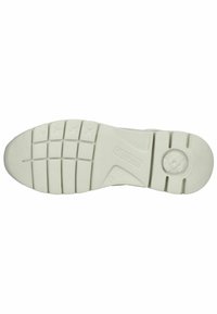 Weiße gummi Sneaker-Sohle mit strukturierter Oberfläche, die mehrere Rillen und Sternelemente für Trittfestigkeit aufweist. Rundes Emblem in der Nähe der Ferse.