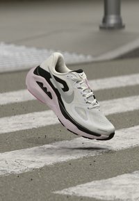 Δεν επιλέχθηκε, white/mtlc silver coloured/black/bleached lilac/lt magenta/sundial