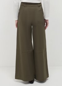 Calliope WIDE LEG TASCHE APPLICATE - Pantaloni - verde militare scuro