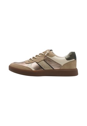 Low-top sneaker i beige og brune toner med teksturerede sidestriber, snørelukning foran og mørkebrun sål.