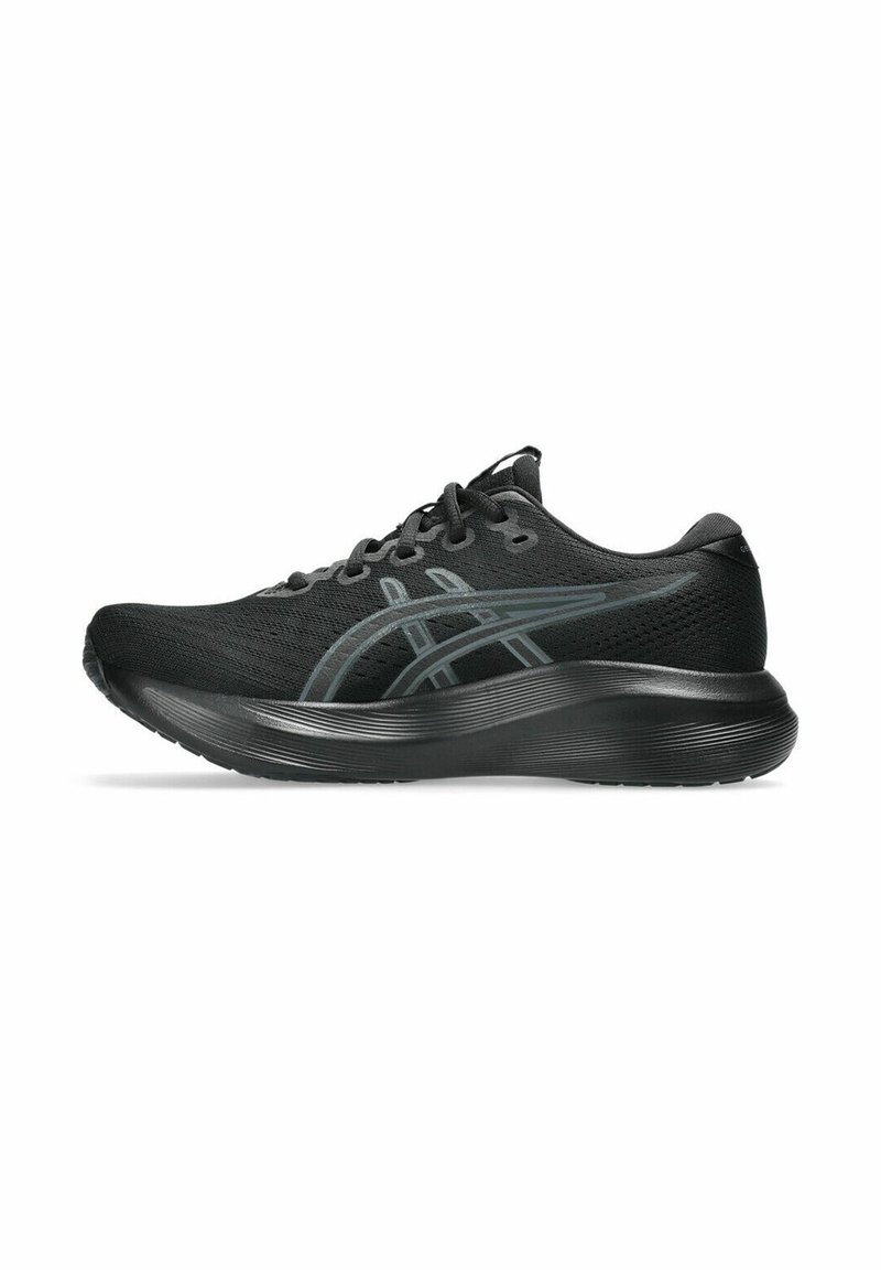 Zwarte lage hardloopschoenen met een bovenwerk van mesh, vetersluiting en dikke, gevoerde zool, getoond in een rechter zijprofiel.