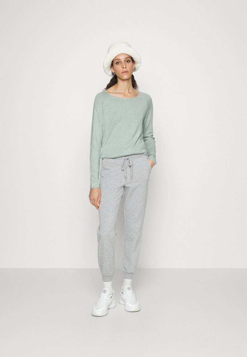 Damen Strickjacken | ONLY Tall ONLMILA LONG Strickpullover ether/dunkelblau - ZC72674 Damen Strickjacken | ONLY Tall ONLMILA LONG Strickpullover ether/dunkelblau - ZC72674