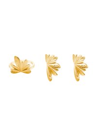 Ensemble de bijoux en ton or comprenant une bague à motif de feuille et des boucles d'oreilles en forme de feuille assorties, avec une finition texturée et brossée.