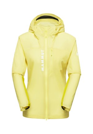 Gele waterdichte jas met capuchon, volledige ritssluiting aan de voorkant, borstzak en "MAMMUT" logo aan de voorkant.