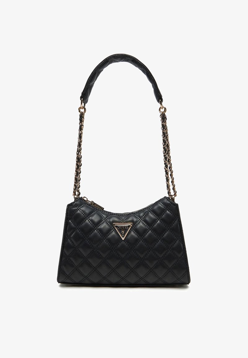 Borsa a tracolla nera trapuntata con finitura in pelle testurizzata, una tracolla a catena e un accento triangolare del logo in tono dorato sulla parte anteriore. Chiusura con zip nella parte superiore.