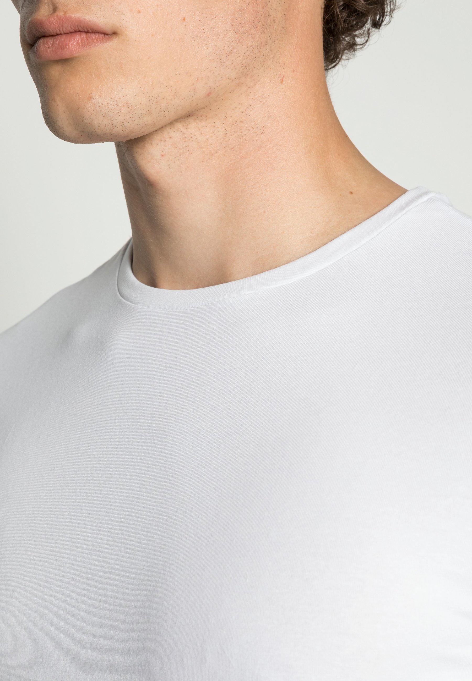 Herrer ONSBASIC SLIM TEE - Langærmede T-shirts Herrer ONSBASIC SLIM TEE - Langærmede T-shirts