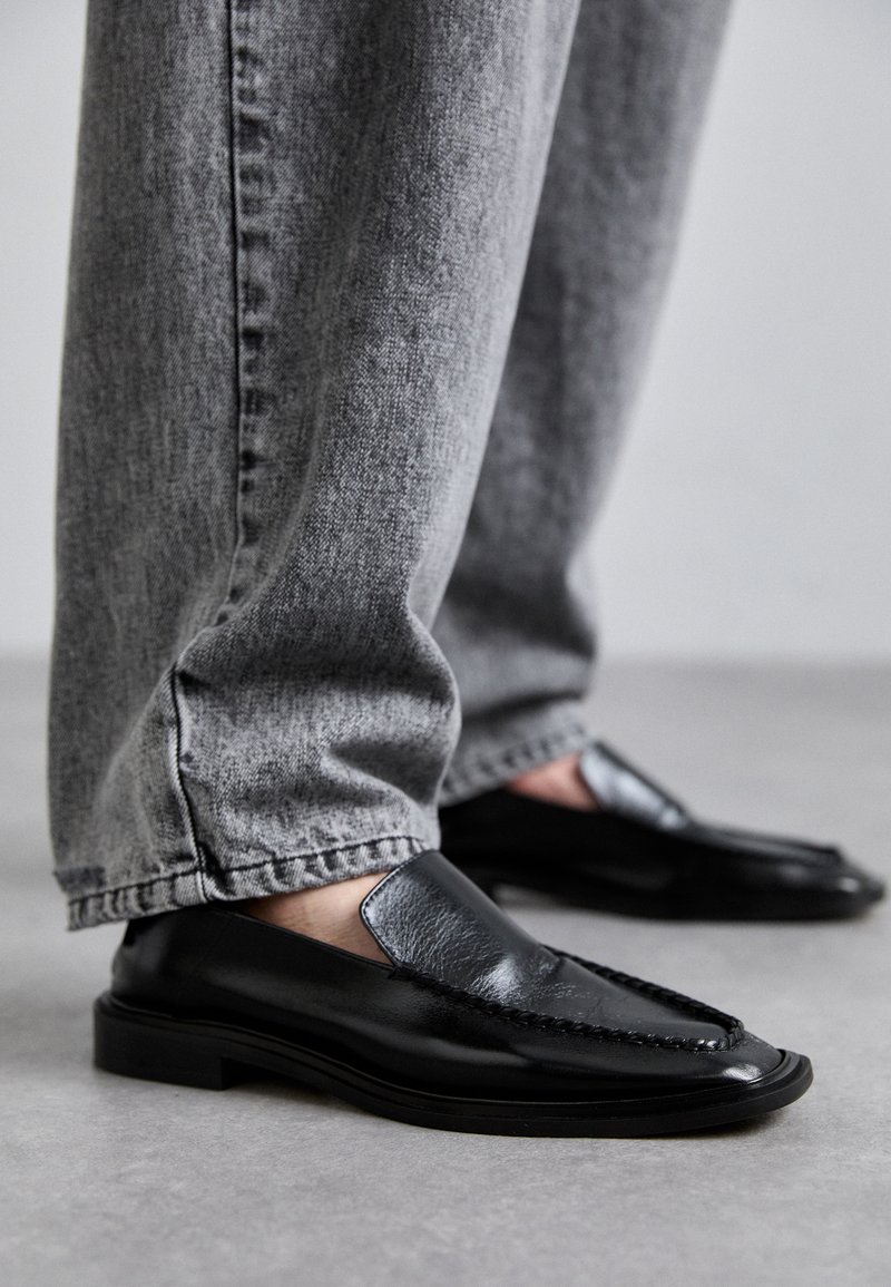 Souliers Martinez RIO - Belebújós cipők - black