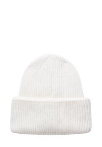 Berretto bianco lavorato a maglia con risvolto, caratterizzato da una texture a coste e una parte superiore conica per una vestibilità aderente.