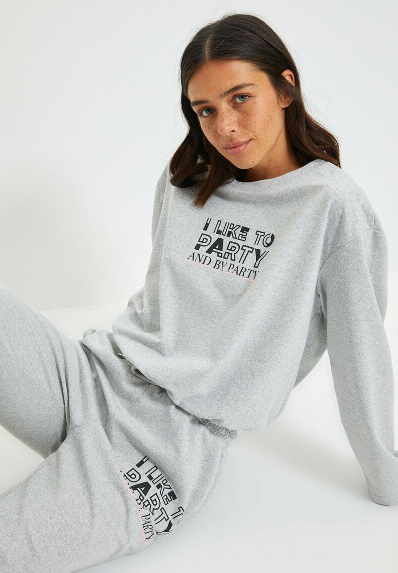 Damen Nachthemden | Trendyol Nachtwäsche Set grey/grau - XG47214 Damen Nachthemden | Trendyol Nachtwäsche Set grey/grau - XG47214