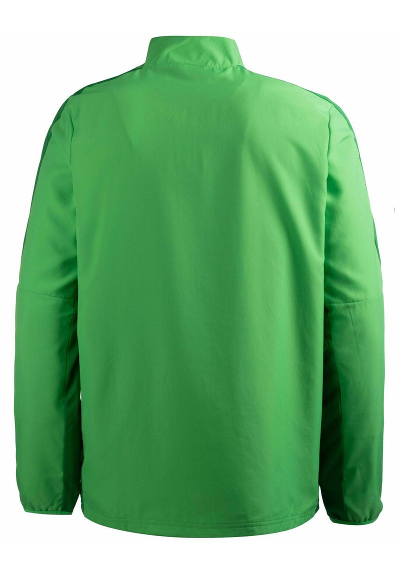 Chaqueta verde de manga larga hecha de un tejido suave y ligero. Presenta un cuello alto y un diseño sencillo y limpio, sin cierres ni bolsillos visibles.