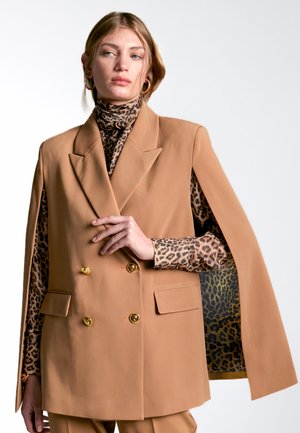 LOLA CASADEMUNT, Poncho - camel