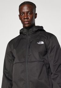 The North Face M QUEST HOODED SOFTSHELL - Softshell jakker - black