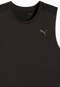 Débardeur de sport noir sans manches, tissu lisse, col rond, avec un petit logo Puma gris sur la poitrine et des coutures renforcées aux épaules.