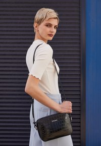 LIU JO S CROSSBODY - Mala a tiracolo - nero