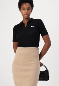 pure cashmere STRAIGHT MIDI SKIRT - Pouzdrová sukně - camel