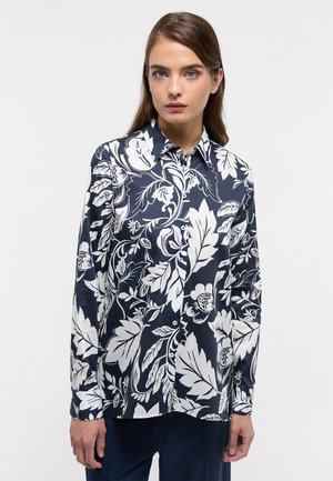 Langärmliges Hemd in Marineblau mit weißem Blumen- und Blattmuster, mit Kragen, aus glattem Stoff, mit tailliertem Design.