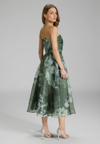 Swing Robe de soirée - light green   ivory