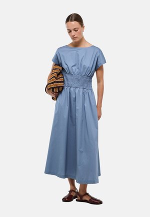 Monoprix, Robe de jour - tornade