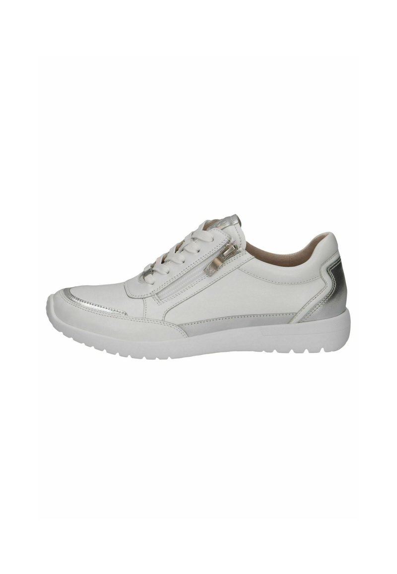 Fehér bőr sneaker ezüst részletekkel, fűzős kialakítással, oldalsó cipzáras zárással és texturált gumitalppal, sima felülettel.