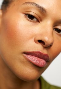 The Body Shop FREESTYLE MULTI COLOUR - Foundation - play