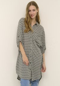 Kaffe KAHILDUR - Blusenkleid - green   chalk graphic print