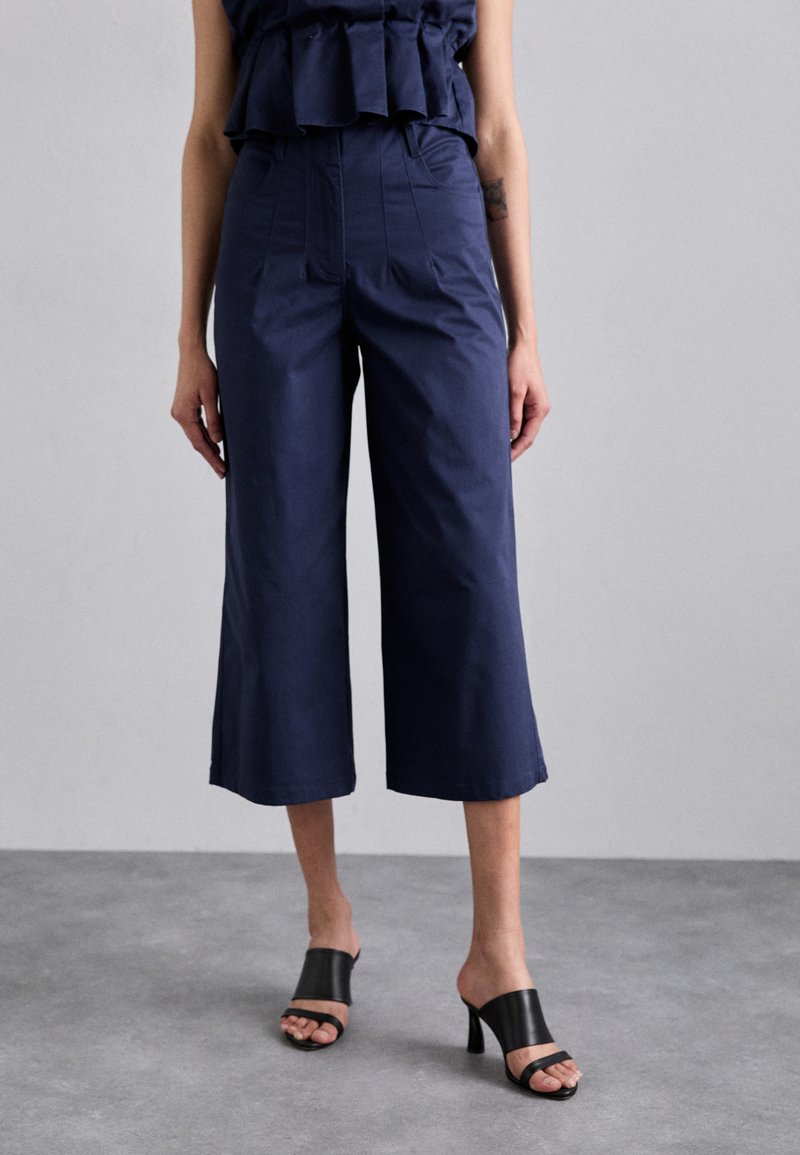 STAUD LUCA PANT - Püksid - navy