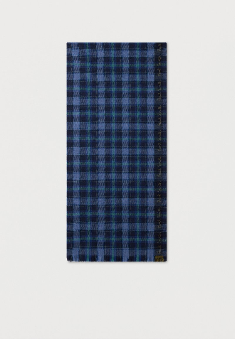 Καρό μπλε και μαύρο κασκόλ με λεπτές πράσινες γραμμές και φραγκοράμμα στην άκρη, απλωμένο επίπεδο σε λευκό φόντο.