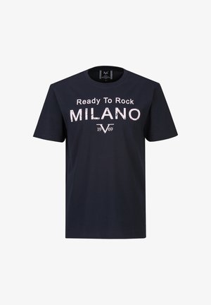 Schwarzes T-Shirt mit kurzen Ärmeln, vorne mit weißem Aufdruck "Ready To Rock MILANO 1969", Rundhalsausschnitt und regulärer Passform.