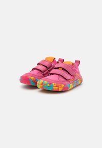 Froddo BAREFOOT BASE - Trainers - fuxia