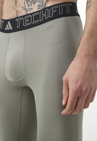 adidas Performance TECHFIT SHORTS - Tights - silver pebble