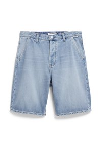 Shorts en denim bleu clair avec une coupe décontractée, design à cinq poches et ourlet droit. Comprend des décolorations subtiles et des détails de couture.