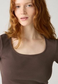 Levi's® ESSENTIAL SQRD NECK - T-shirt basic - fa180896 garment dye-0010