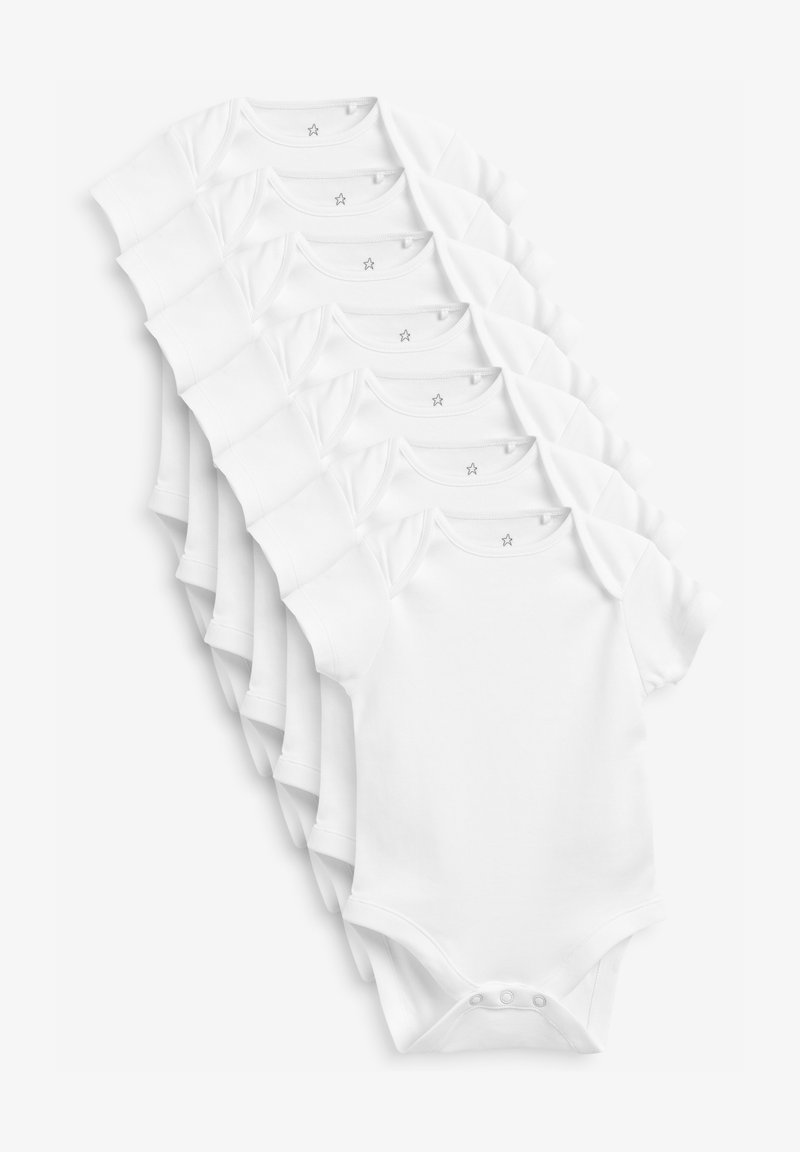 Devyni balti medvilniniai kūdikių bodžiukai su trumpomis rankovėmis, apvalia iškirpte ir spaudimo mygtukais apačioje.