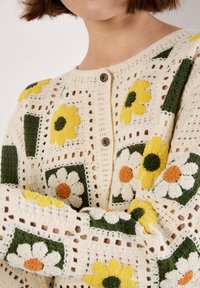 Apricot PATCHWORK DAISY CROCHET  - Strickjacke - yellow