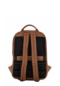 Sac à dos en cuir marron avec panneaux en mesh noir, bretelles rembourrées et poignée. Texture lisse avec une quincaillerie minimale et des coutures d'accentuation.