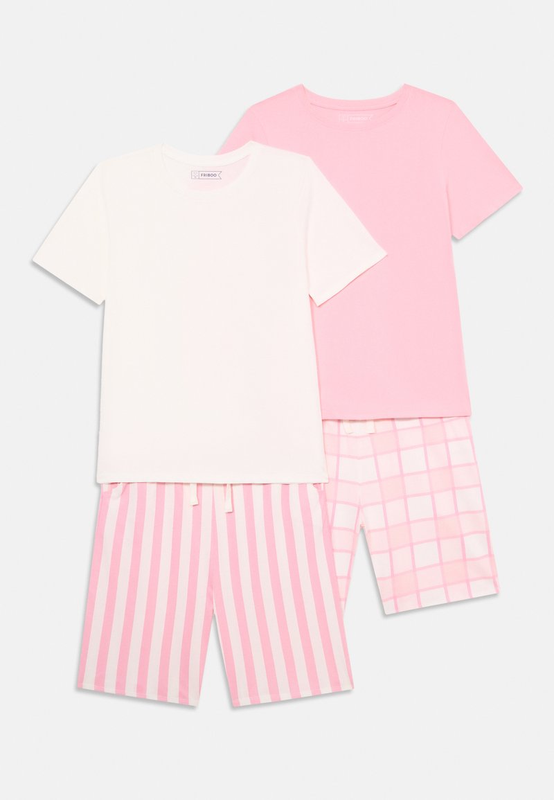Dos conjuntos de pijama: uno de camiseta blanca y otro de camiseta rosa con mangas cortas, combinados con pantalones cortos de rayas y cuadros en rosa. Tejido de algodón.