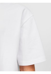 Jack & Jones PREMIUM JPRBLAHARVEY TEE UNISEX - Navadna majica - white
