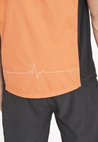 ELITE LAB Väst -  ponderosa pine