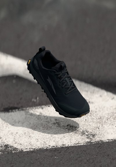 Altra LONE PEAK 9