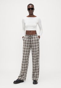 ONLY Tall ONLISADORA LIFE PULL WIDE  - Hlače - medium grey melange