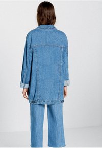 PULL&BEAR Džínová bunda - blue
