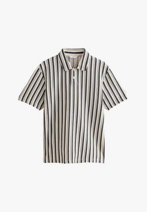 Rövid ujjú pólókrémszínű, függőleges sötétkék csíkokkal. Galléros nyakkal és gombos elülső résszel rendelkezik. Sima textúrájú.