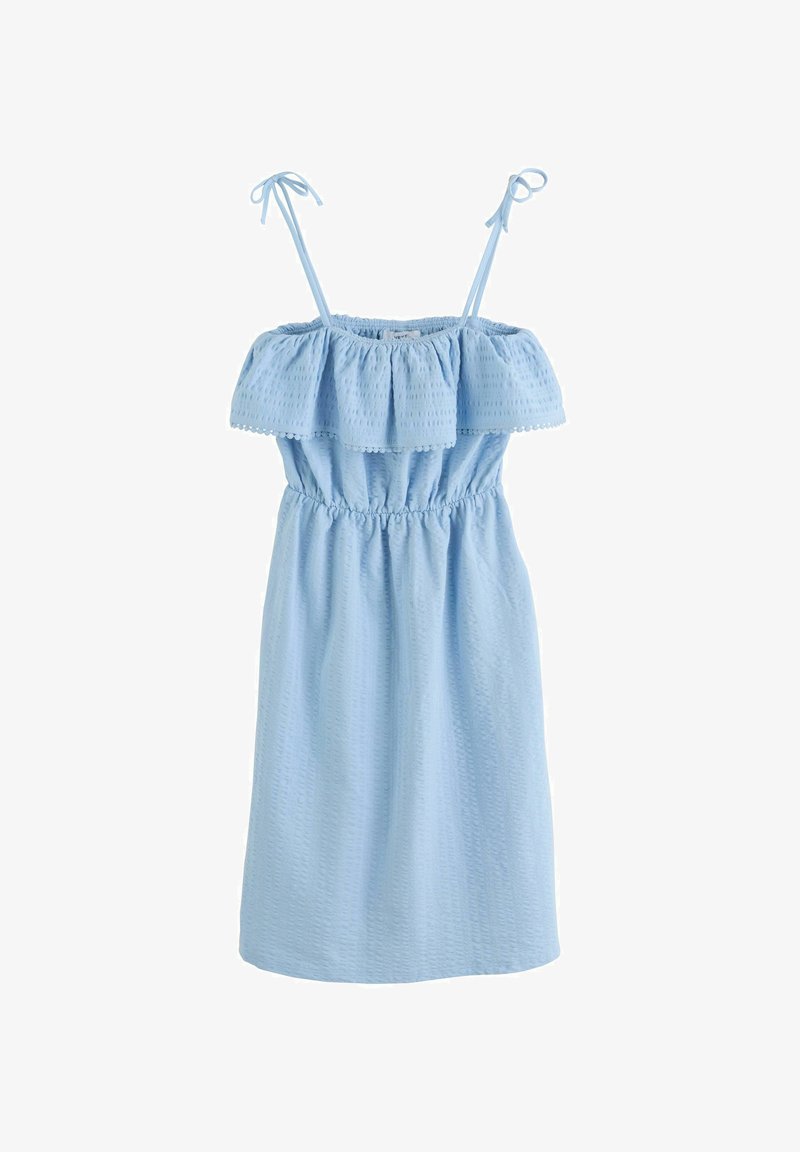 Robe bleu clair décolletée avec encolure élastique à volants, bretelles ajustables et taille froncée, fabriquée en tissu texturé.