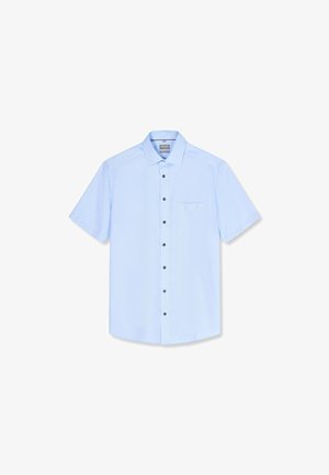 Hellblaues Kurzarmhemd mit schwarzen Knöpfen und einer Brusttasche, dargestellt auf weißem Hintergrund.