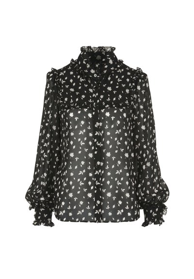 Melnas caurspīdīgas blūzes ar baltu ziedu rakstu, ar viļņotu apkakli un garām pūkainām piedurknēm. Satur pogu aizdari un teksturētas akcentus.