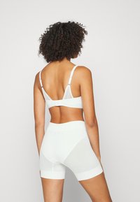 Marks & Spencer 2 PACK SLIP SHORTS - Lingerie sculptante - white