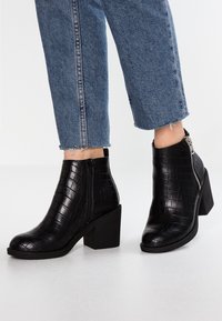 Even&Odd Boots à talons - black