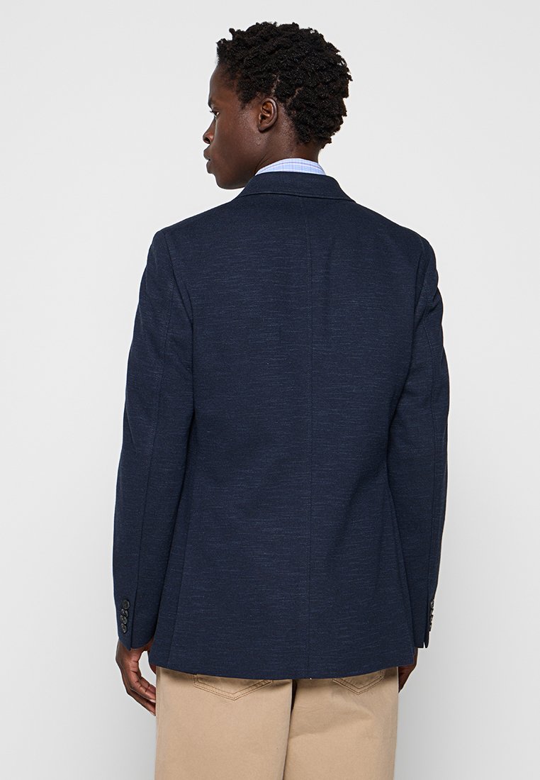 SLIM FIT