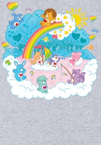 Barevná kreslená ilustrace zobrazující různé zvířata, duha, mraky a růžovou vodní scenérii. Klíčové barvy zahrnují modrou, zelenou, žlutou a růžovou.